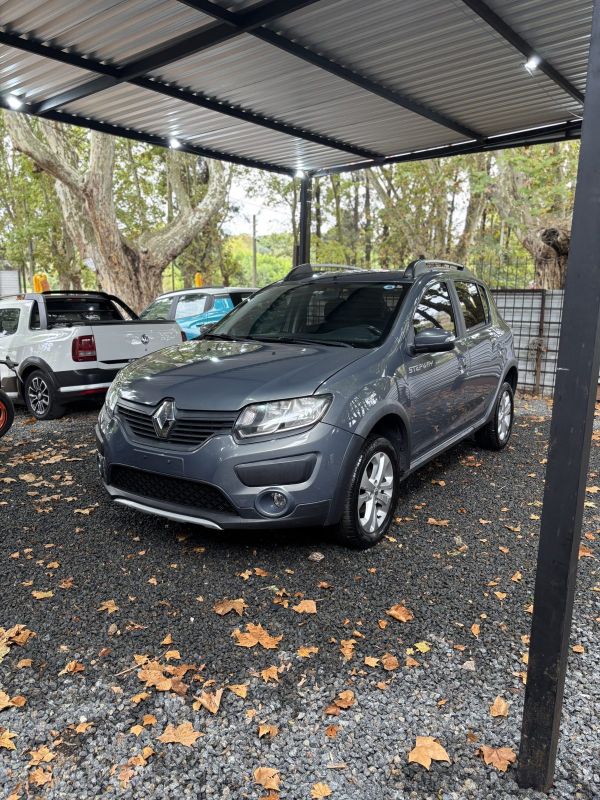 Renault Sandero foto 1
