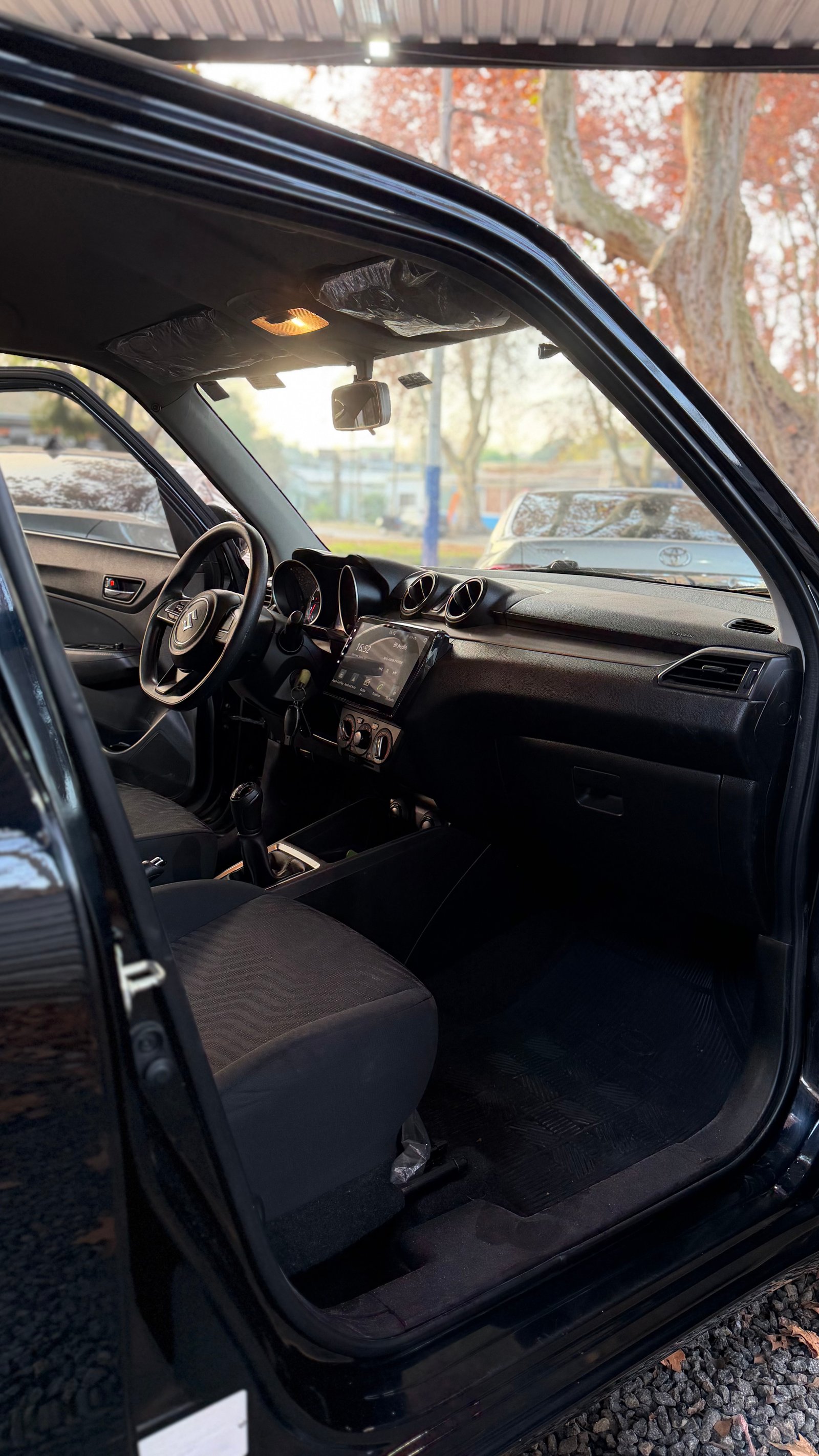 Suzuki Swift foto 10