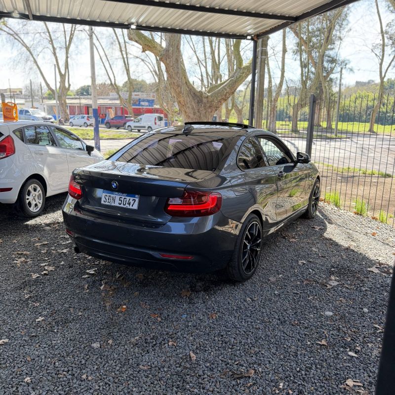 Bmw 220i foto 4